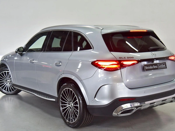2025 Mercedes-Benz GLC300 AWD Panoramic Sunroof Heated Seats