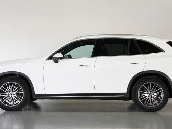 2025 Mercedes-Benz GLC200 Panoramic Sunroof Apple CarPlay AWD