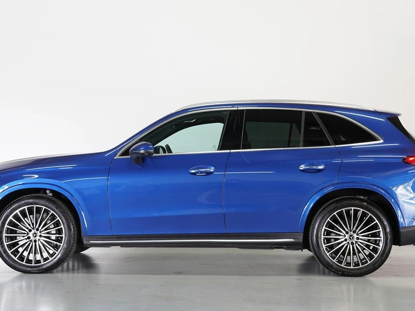 2025 Mercedes-Benz GLC300 AMG Styling Panoramic Sunroof