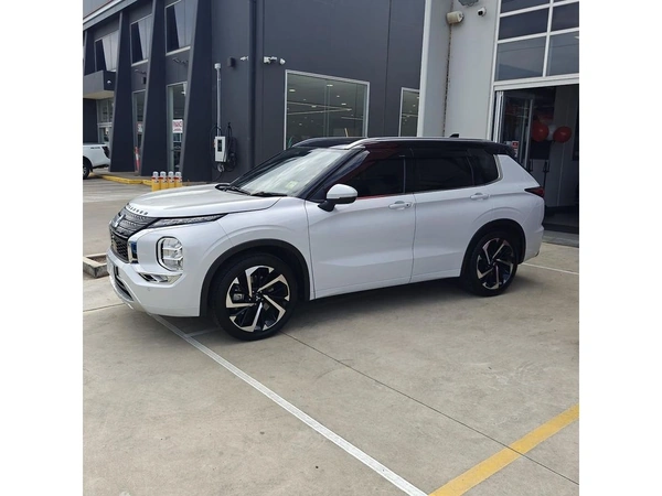 2024 Mitsubishi Outlander Exceed Tourer ZM Automatic