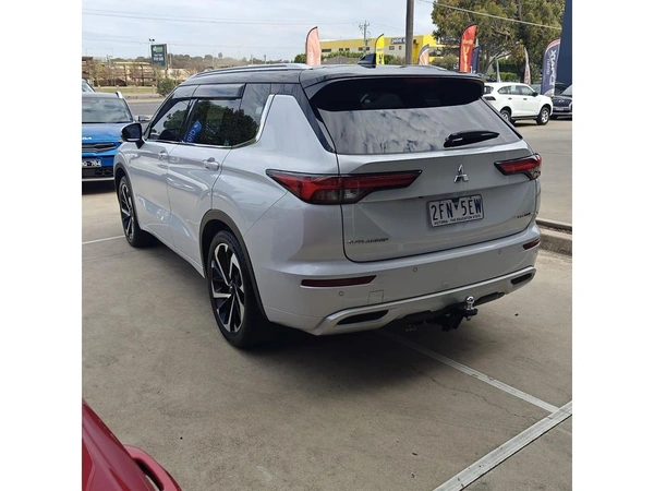 2024 Mitsubishi Outlander Exceed Tourer ZM Automatic