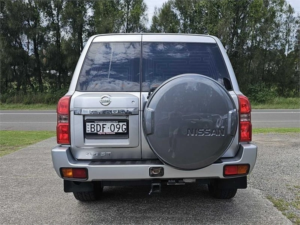 2004 Nissan Patrol ST 4WD Diesel Turbo Manual